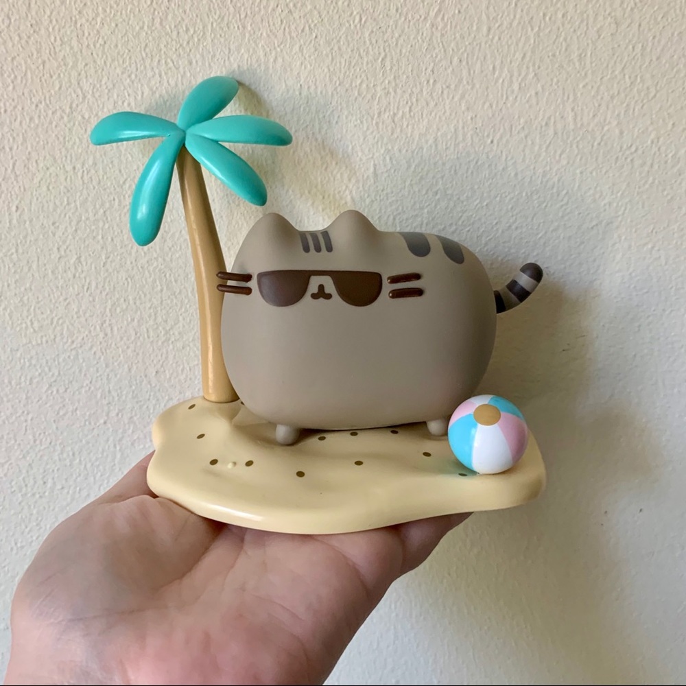 Pusheen Box Exclusive Vinyl: Island Scene